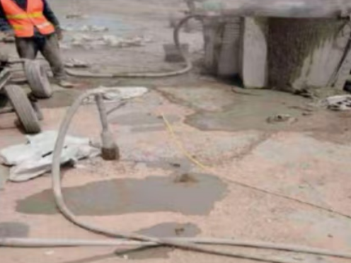 白玉水泥混凝土路面板底注浆技术 路面脱空注浆整治方案